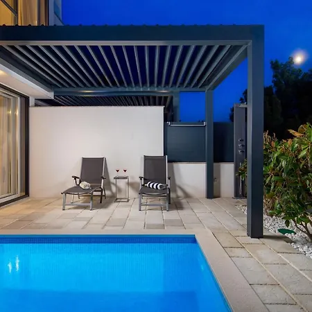 Chillzone - 20m To The Sea, Heated Pool טרוגיר