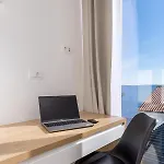 Chillzone - 20m To The Sea, Heated Pool Apartamento *