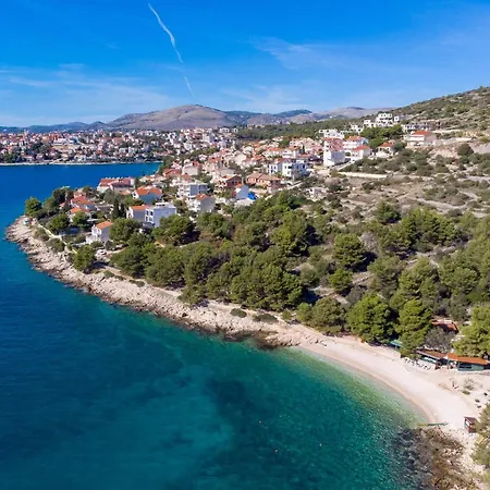 Chillzone - 20m To The Sea, Heated Pool