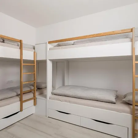 Chillzone - 20m To The Sea, Heated Pool Apartamento