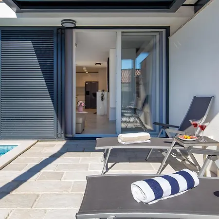 Apartment Chillzone - 20m To The Sea, Heated Pool *