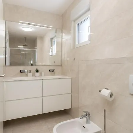 Chillzone - 20m To The Sea, Heated Pool * Trogir