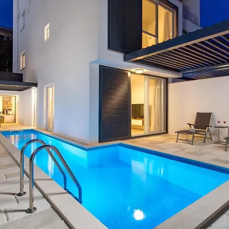 Chillzone - 20m To The Sea, Heated Pool Trogir