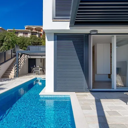 Apartment Chillzone - 20m To The Sea, Heated Pool
